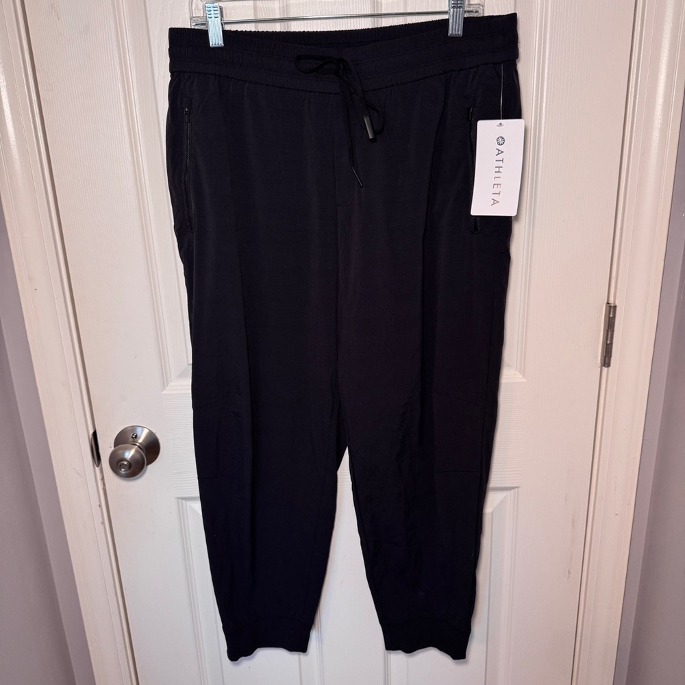 NWT Athleta Black Trekkie North Jogger